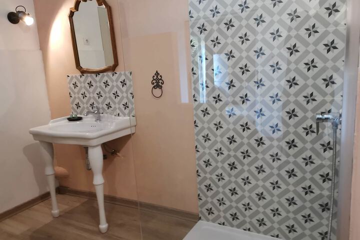 Room 26 of 49