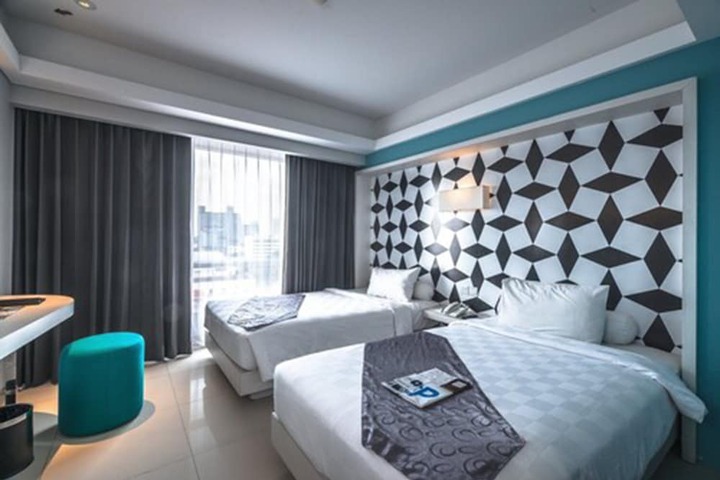 Room 27 of 87