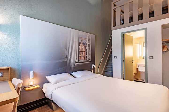 Room 8 of 22