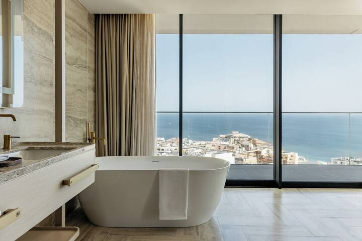 Room 60 of 119