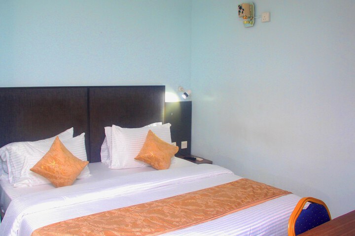Room 13 of 21