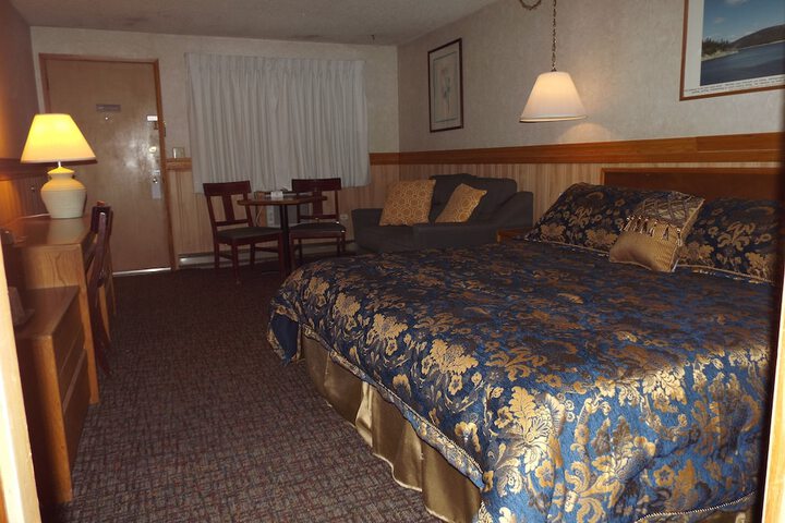 Room 4 of 24