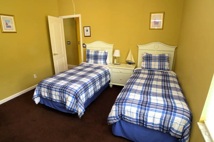 Room 3 of 16