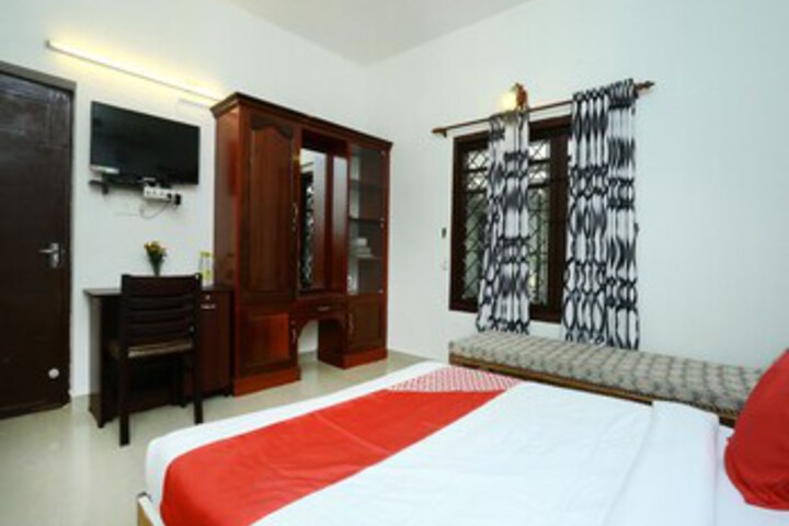 Room 9 of 25
