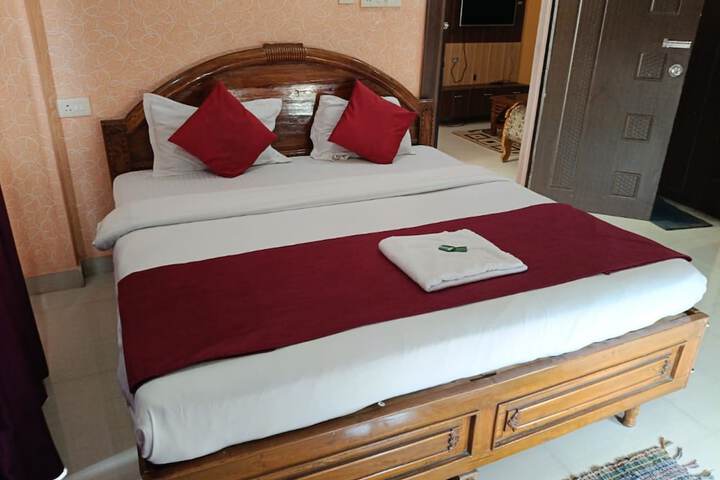 Room 2 of 14