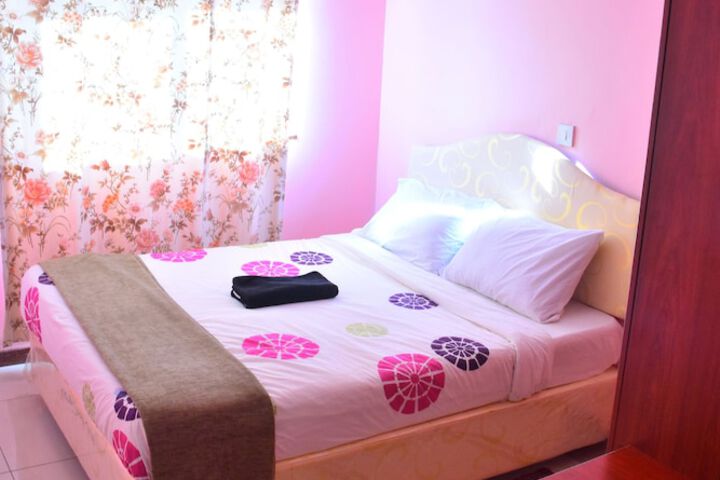 Room 2 of 90