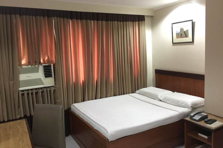 Room 5 of 69