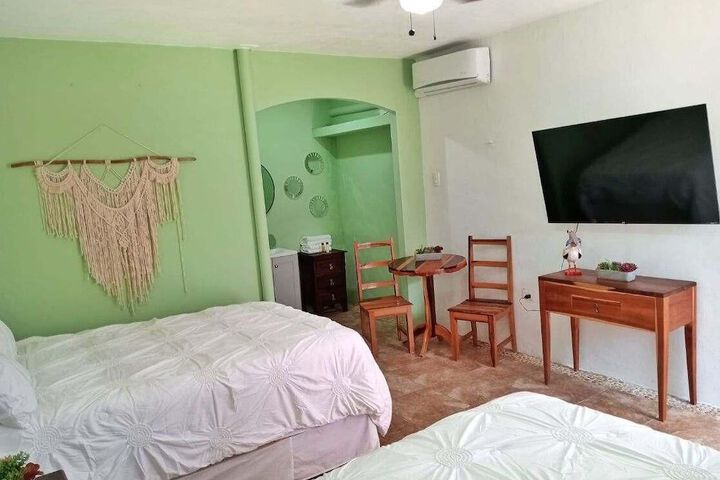 Room 4 of 16