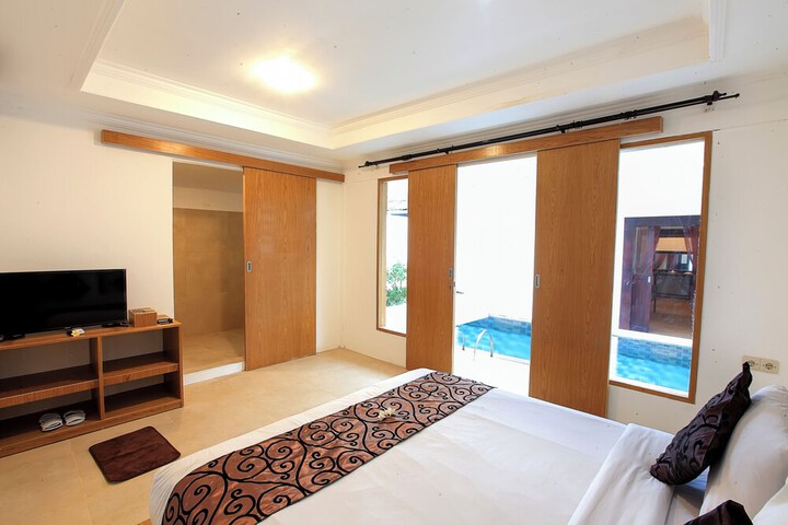 Room 9 of 60
