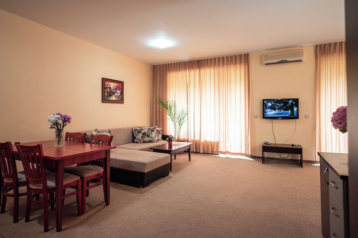 Room 6 of 45