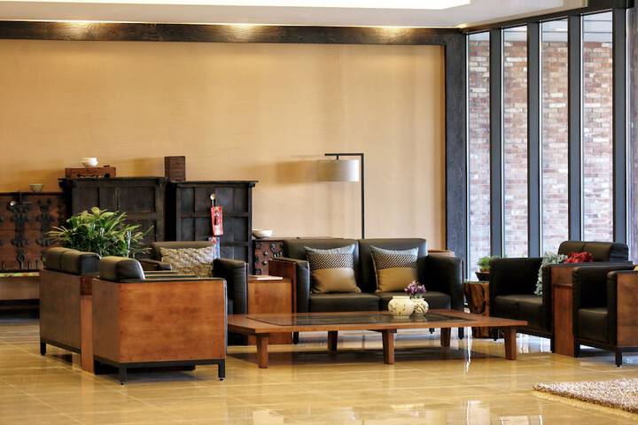 Hotel Interior 6 of 38