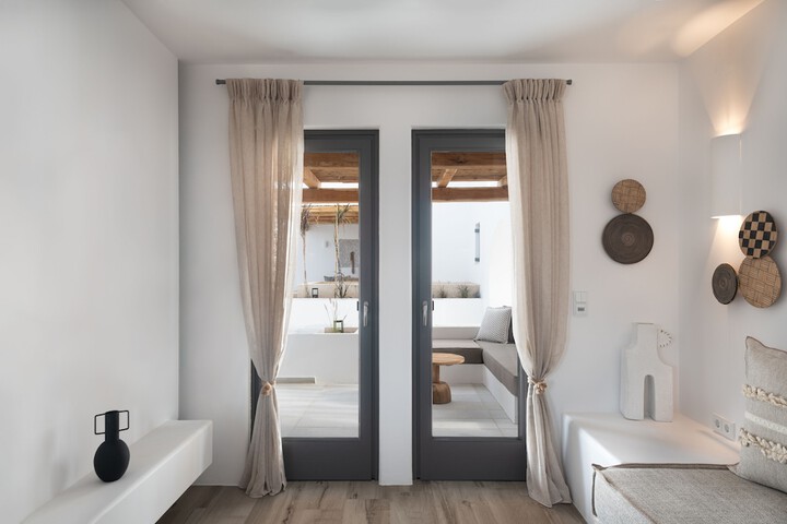 Room 34 of 157
