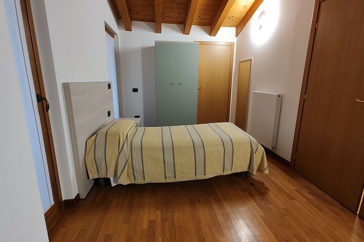 Room 16 of 51