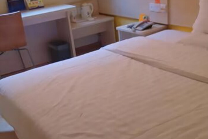Room 3 of 6