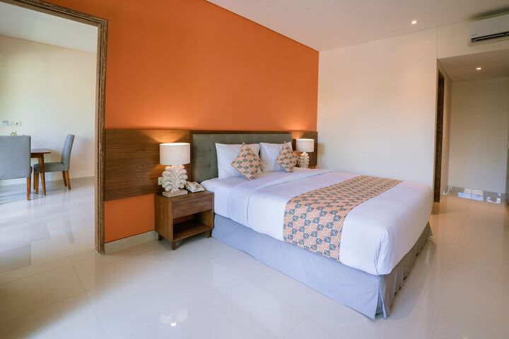 Room 8 of 72