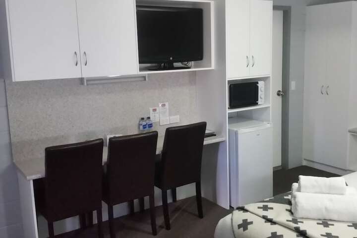 Room 4 of 79