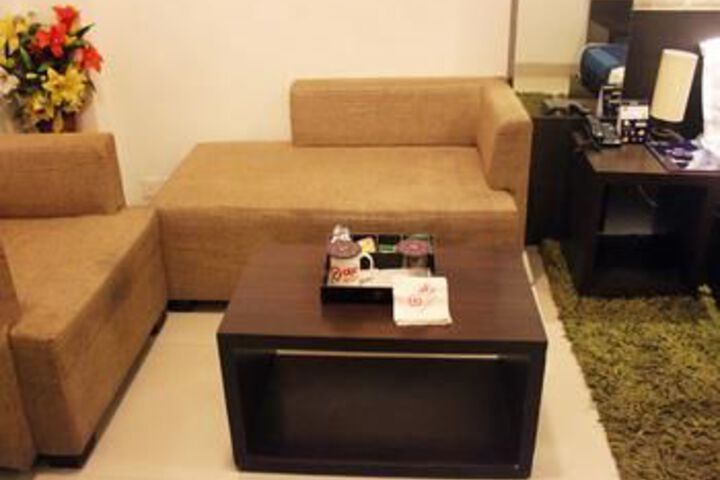 Room 12 of 18