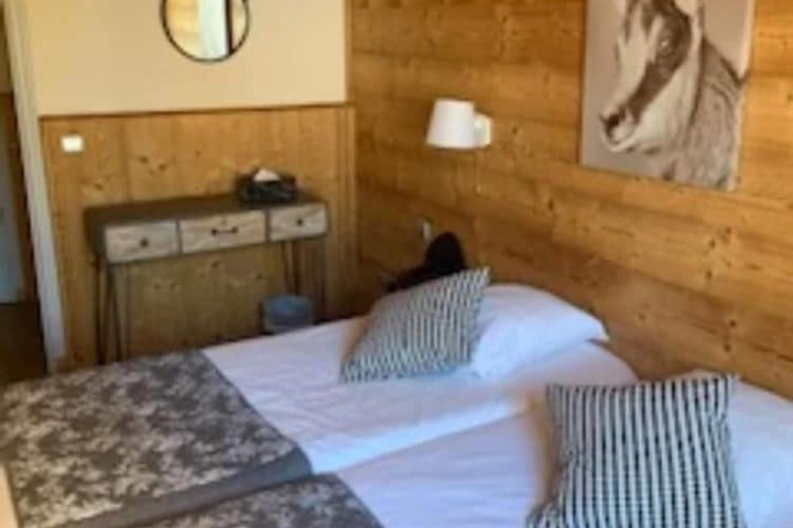 Room 34 of 59