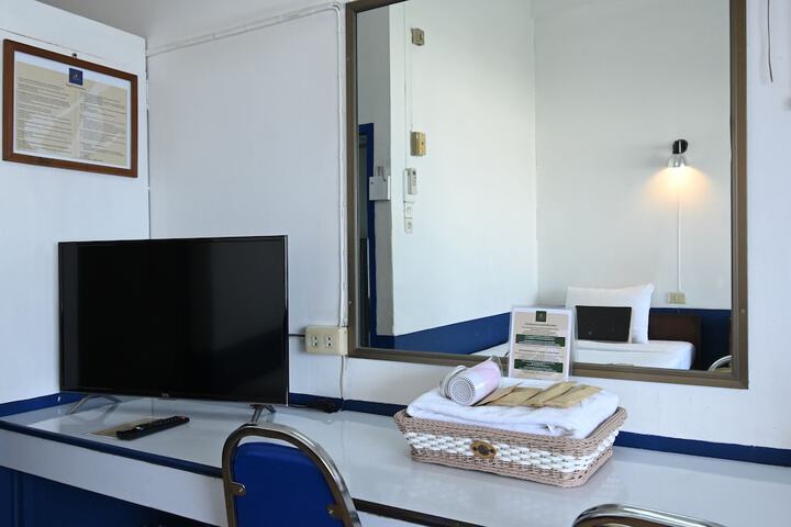 Room 28 of 120