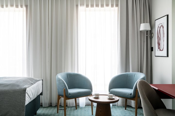Room 13 of 26