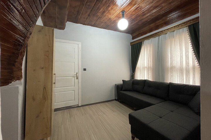 Room 56 of 100