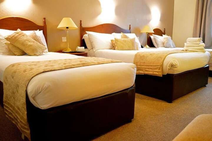 Room 8 of 28