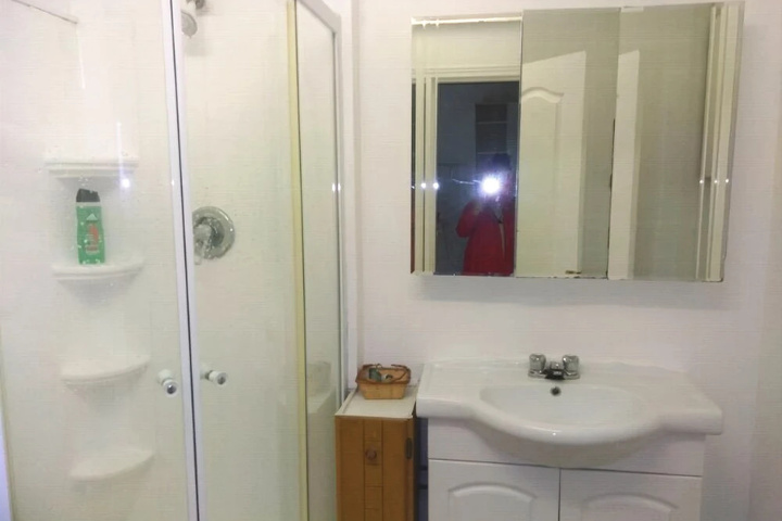 Room 7 of 12