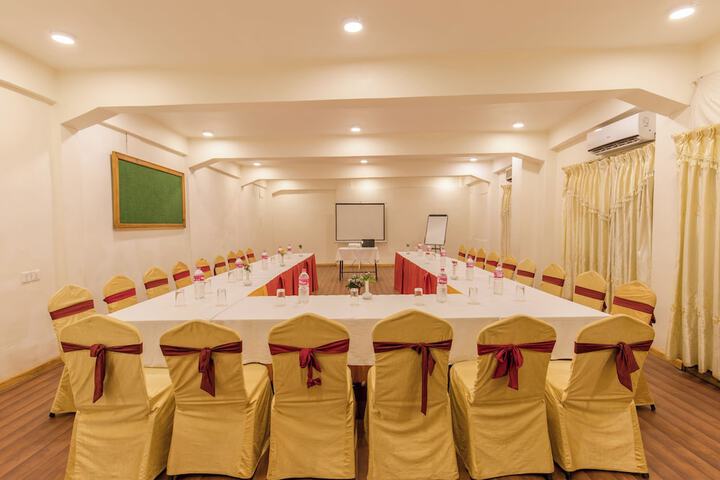 Ballroom/Hall 64 of 85