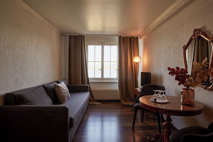 Room 26 of 60