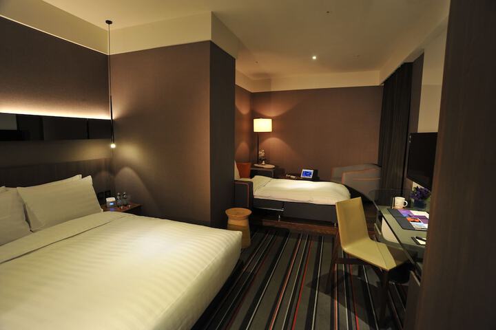 Room 7 of 108