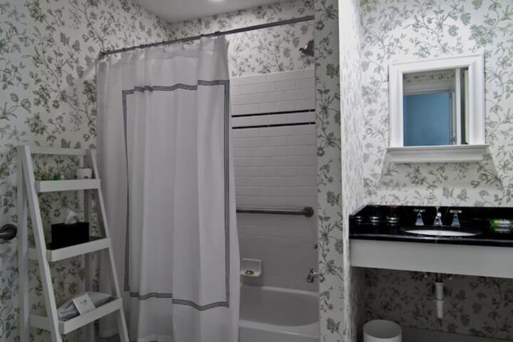 Room 78 of 142
