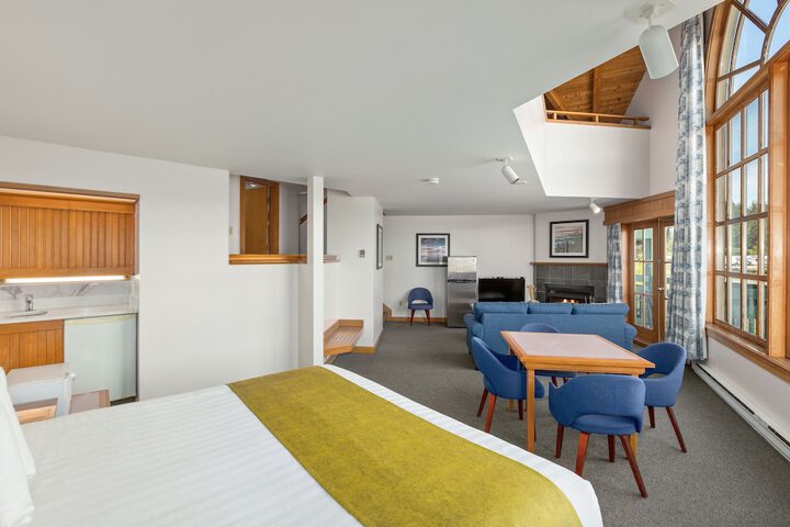 Room 35 of 83