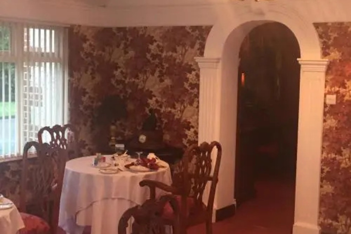 Dining 15 of 15
