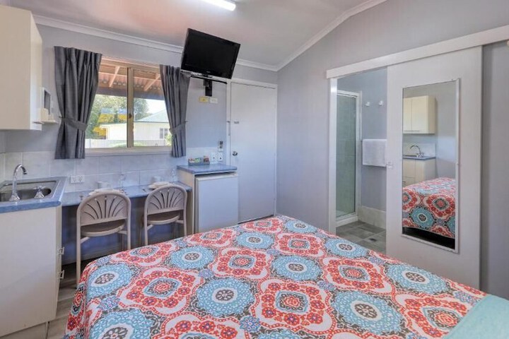 Room 2 of 22