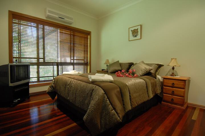 Room 4 of 26