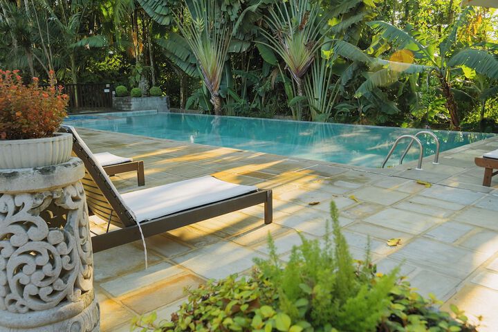 Pool Hotel