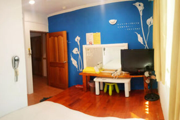 Room 82 of 107