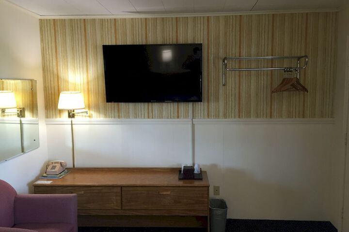 Room 23 of 29