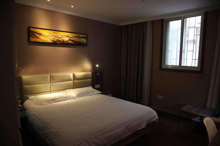Room 38 of 90