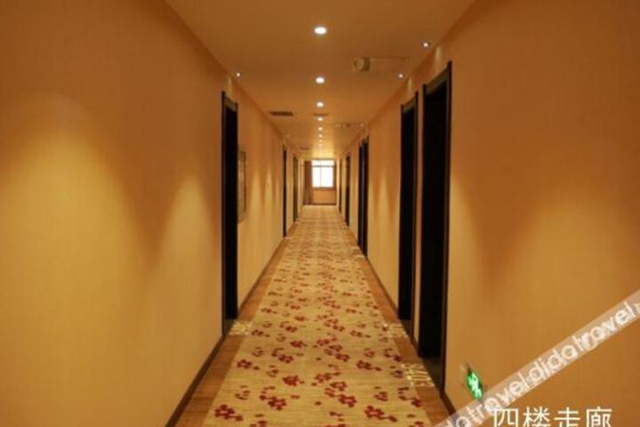 Hotel Interior 11 of 18