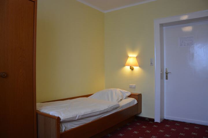 Room 7 of 30