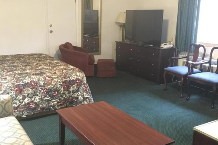 Basic Room 2 Queen Beds (2 of 2)
