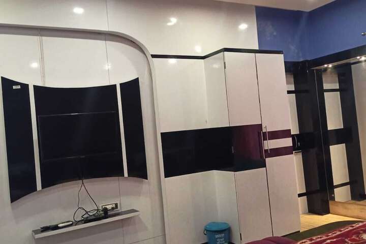 Room 15 of 34