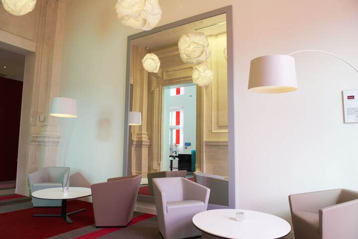 Entrance & Lobby