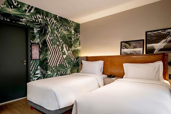 Room 43 of 127
