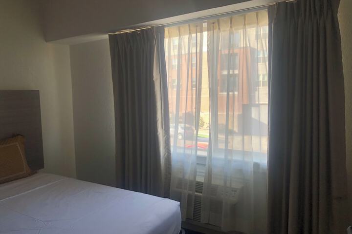 Room 25 of 52