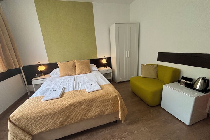 Room 16 of 41