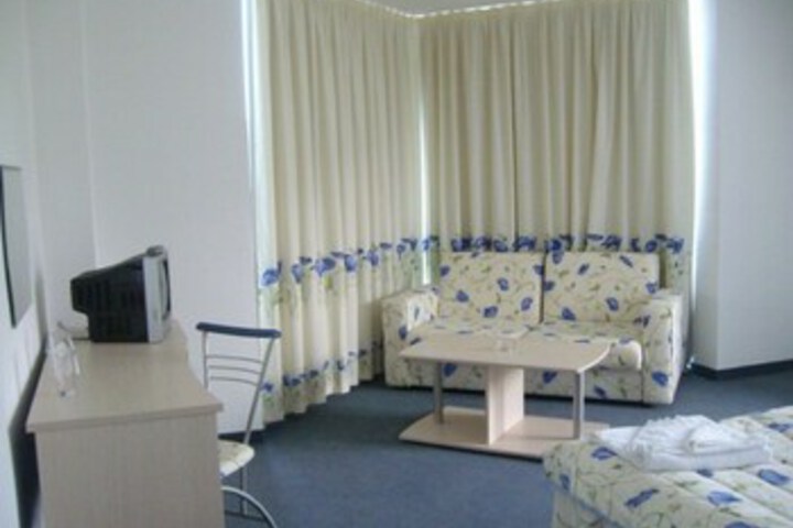 Room 25 of 27