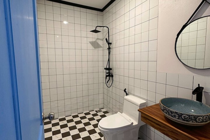 Room 25 of 39