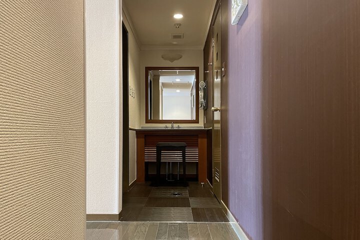Room 7 of 22
